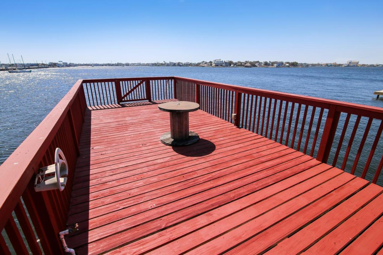 Villa Pool Days And Dock Nights Galveston Exterior foto